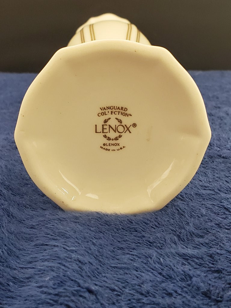 Lenox Vanguard Collection (Giftware) 8" Bud Vase