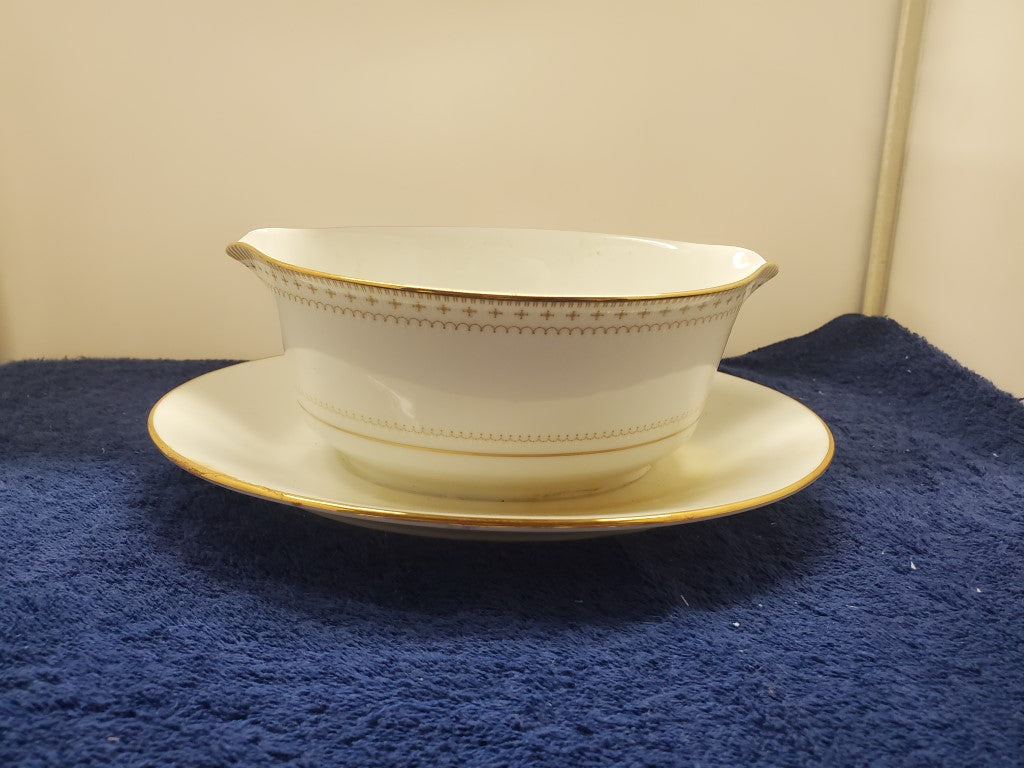 Noritake Barrington Gravy Boat with Attached Underplate LK