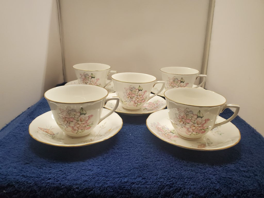 Set of 11 Royal Worcester Caprice Cup & Saucer Sets LK