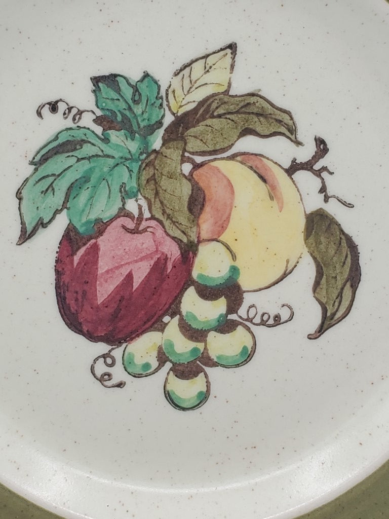 Set of 7 Metlox - Poppytrail - Vernon Provincial Fruit Green Dinner Plates LK