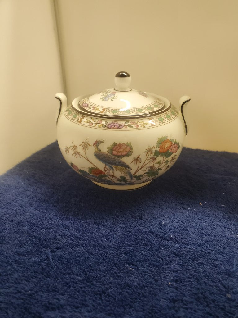 Wedgwood Kutani Crane Sugar Bowl with Lid LK
