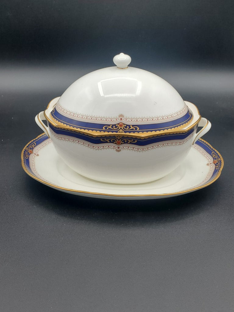 Noritake Lady Eve Gravy Boat with Lid and Underplate LK
