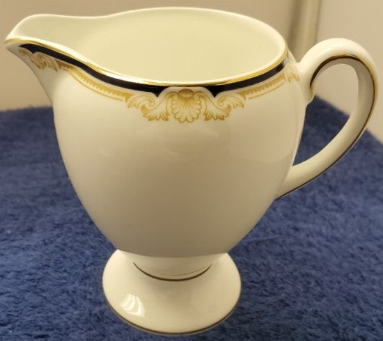 Wedgwood Cavendish Creamer (Globe) LK