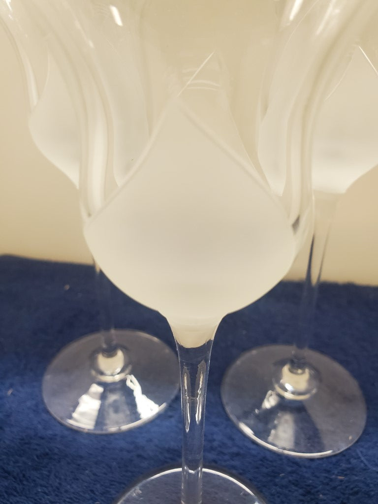 Set of 3 Mikasa Fiore WIne Glasss LK