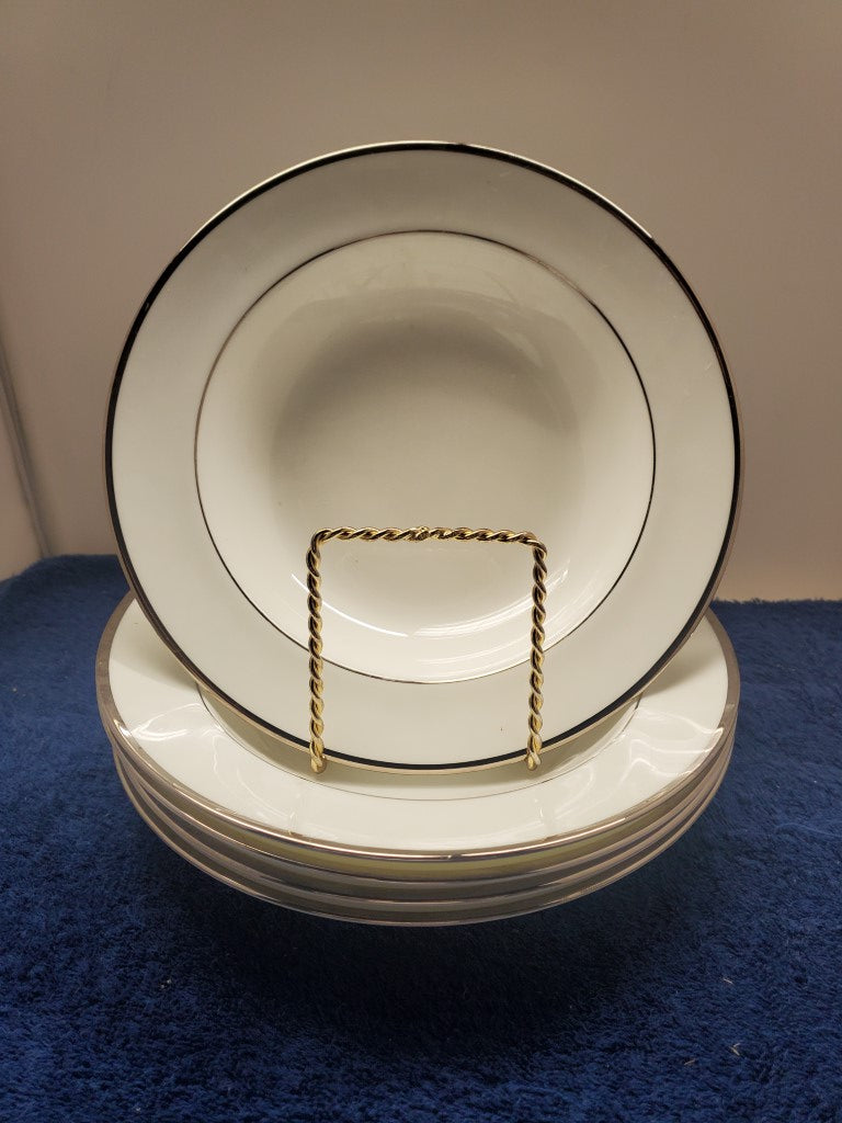 Set of 5 Wedgwood Carlyn Rim Soup Bowls