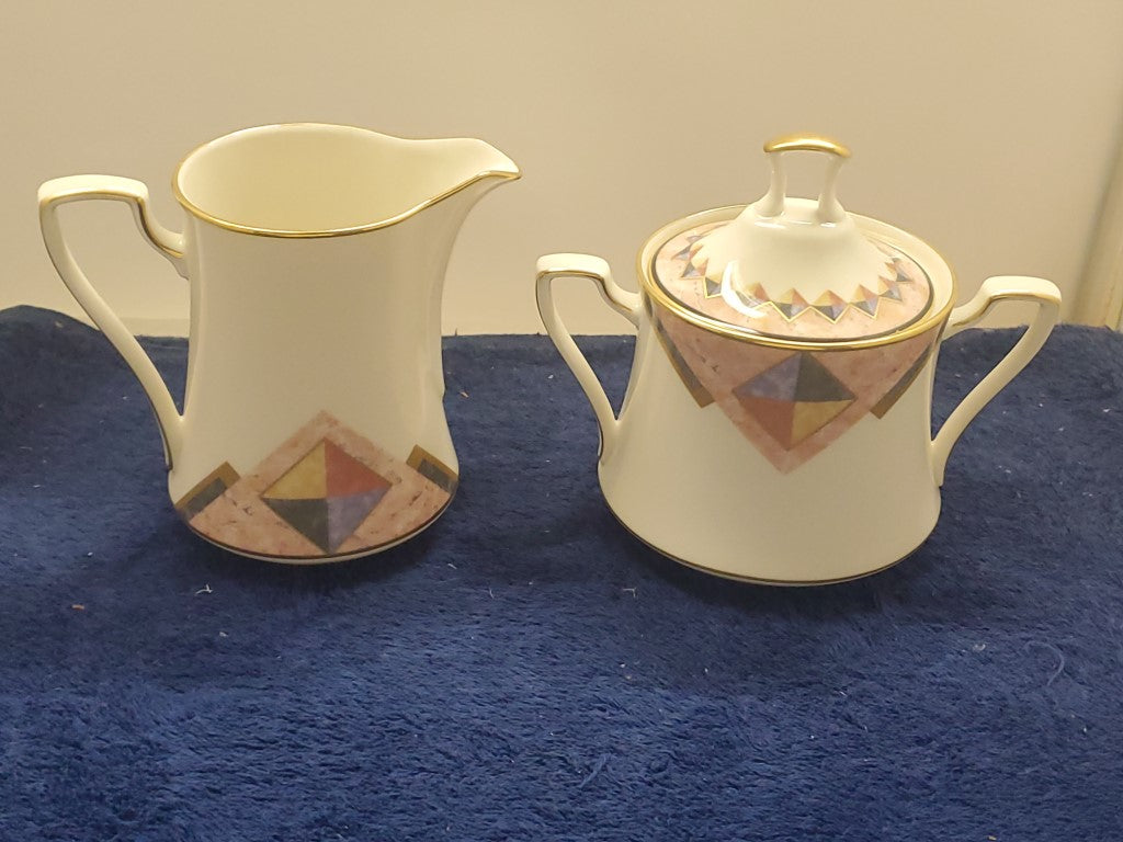 Noritake Momentum Creamer & Sugar Bowl with Lid LK