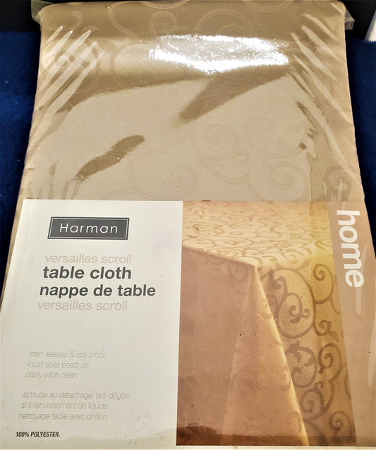 Harman Versailles Scroll Coffee Tablecloth 60"x144"