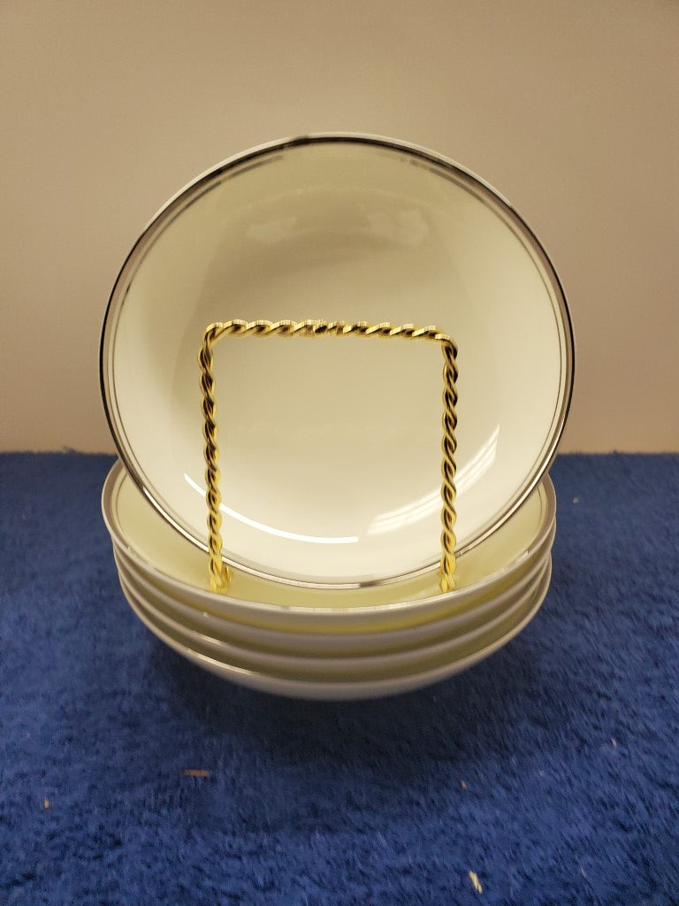 Set of 5 Mikasa Wellesley Fruit Bowls LK