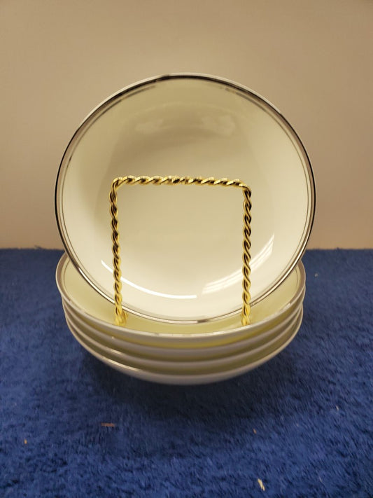 Set of 5 Mikasa Wellesley Fruit Bowls LK