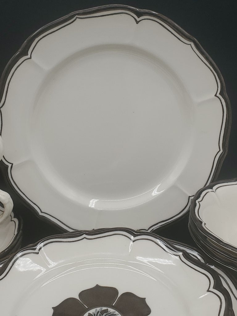 Metlox Poppytrail Vernon La Mancha 3 - 5 Piece Place Settings LK