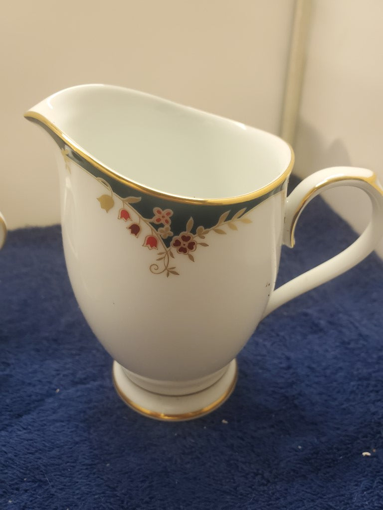 Noritake Embrace Creamer & Sugar Bowl with Lid LK
