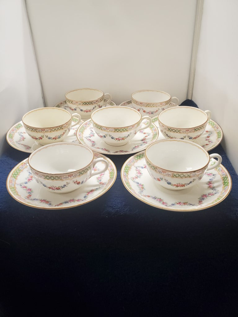 Set of 7 Royal Worcester W9200 Cup & Saucers LK