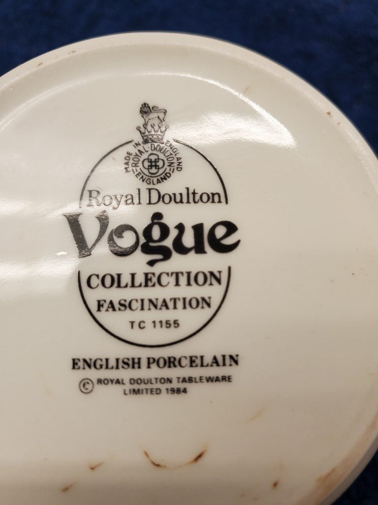 Royal Doulton Fasicnation Creamer and Sugar Bowl with Lid LK