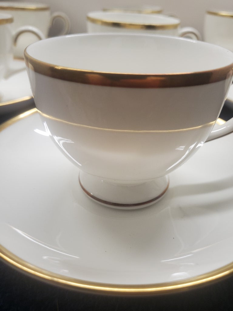 Set of 7 Wedgwood California Cup & Saucer Sets LK