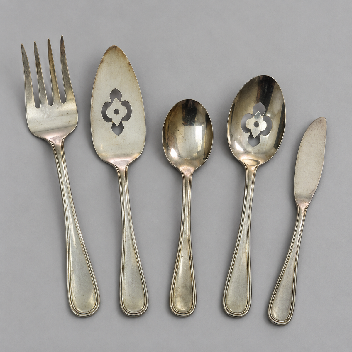Oneida Beckett 5 Piece Serving Lot (Imperfect)