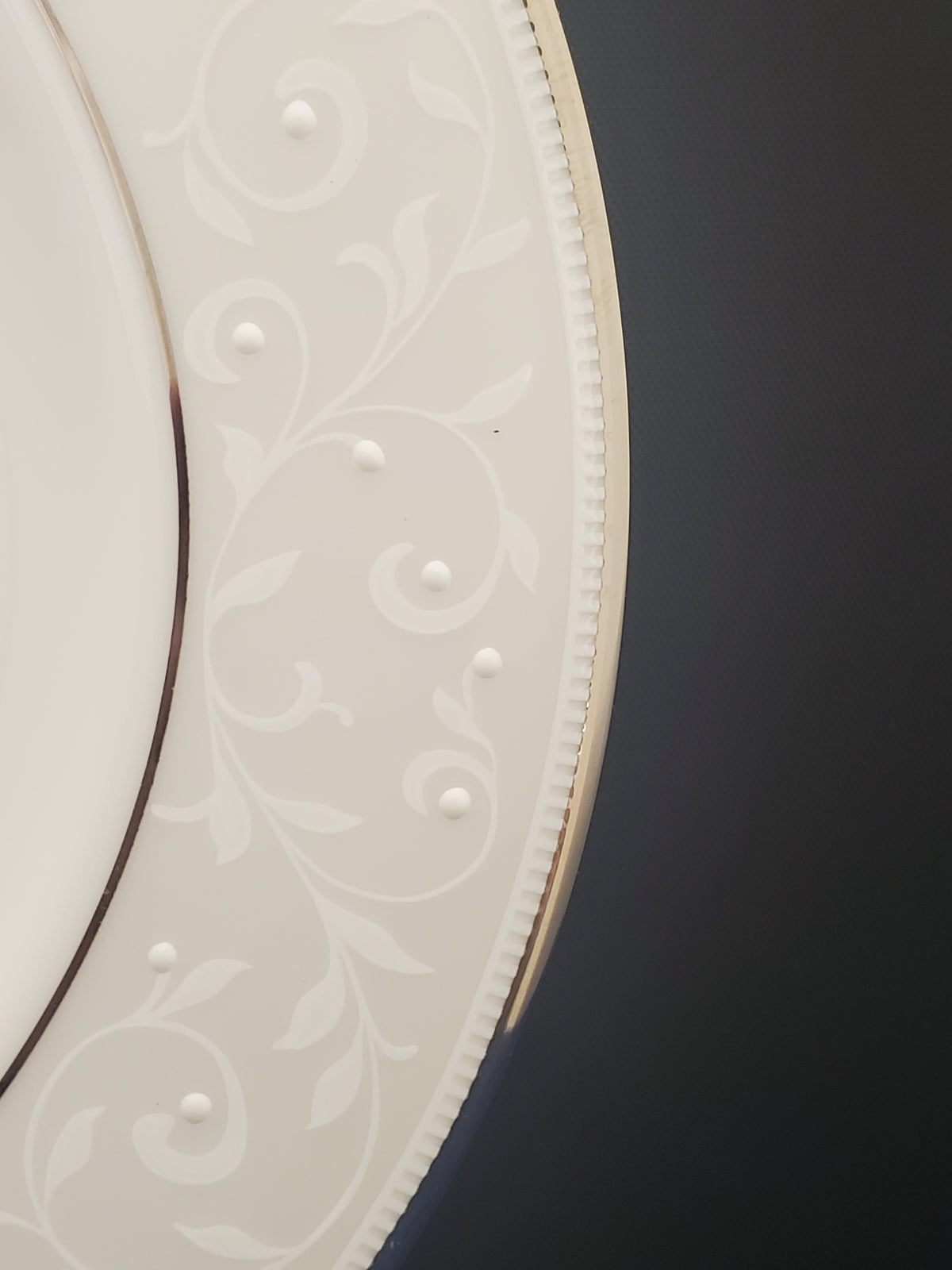 Set of 7 Lenox Opal Innocence Luncheon Plates - New