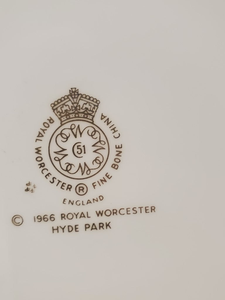Royal Worcester Hyde Park Dinner Plate LK