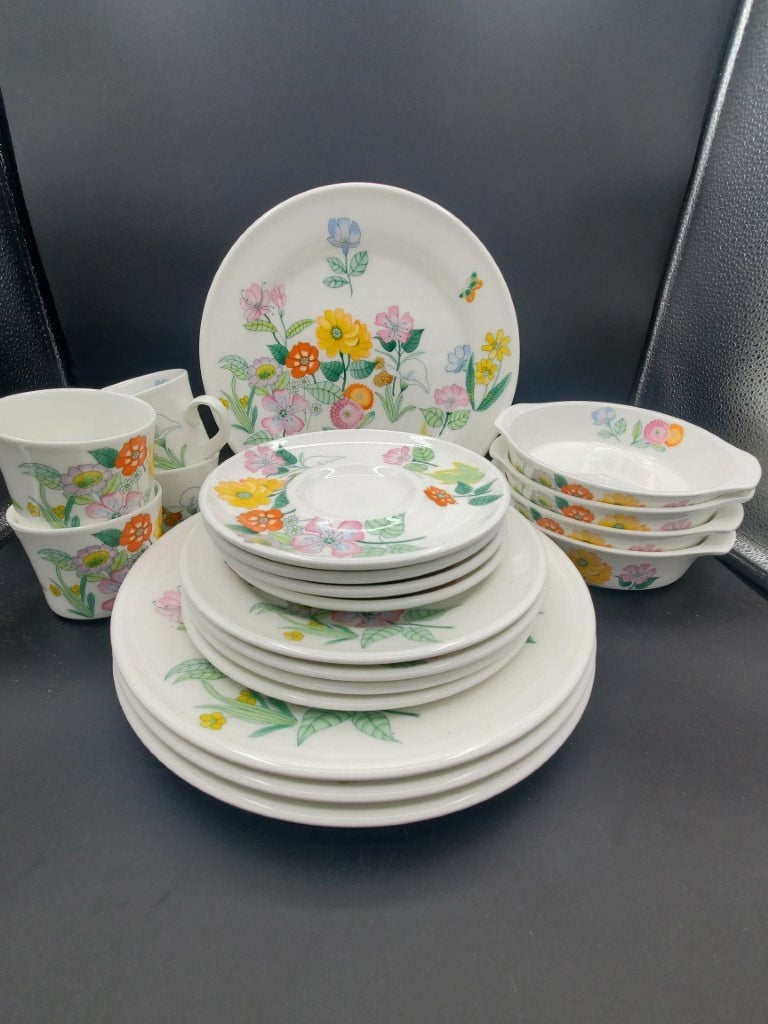 Mikasa Sun Shower 20 Piece Set - 4 5 Piece Place Settings - PICS can be found 8/17/26! LK