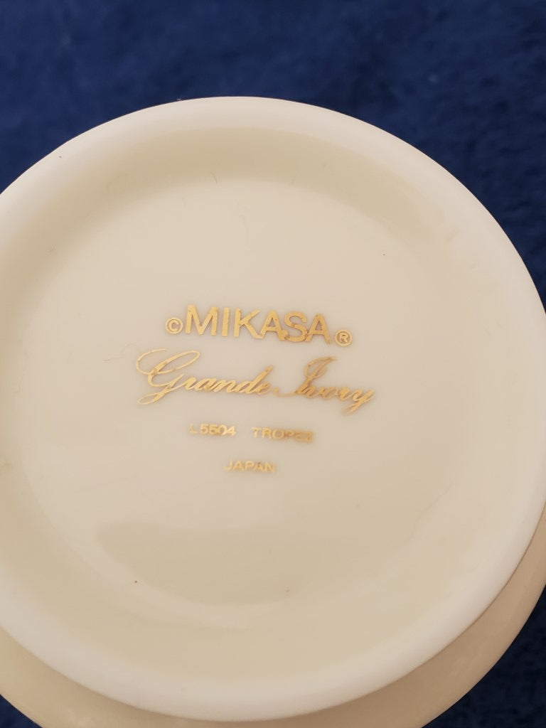 Set of 2 Mikasa Grande Ivory Creamers LK