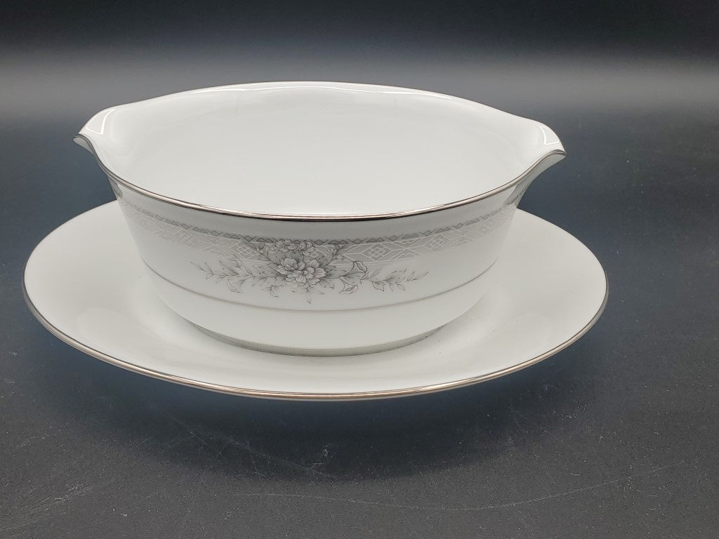 Noritake Sweet Leilani Gravy Boat with attached Underplate LK