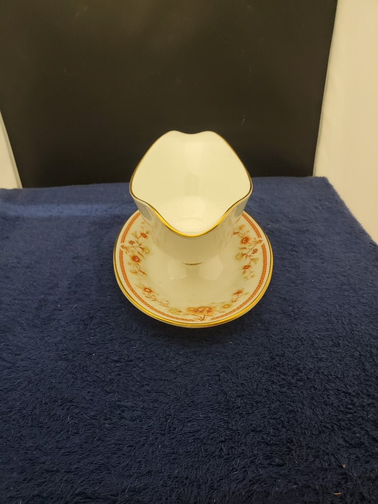 Oxford Lotus Garden Gravy Boat with Attached Underplate