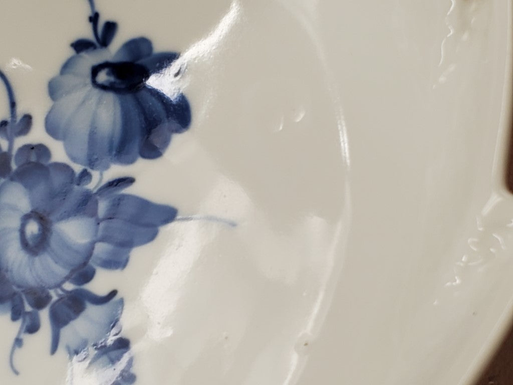 Royal Copenhagen Blue Flowers Braided Leaf Dish 8002 (Imperfect)