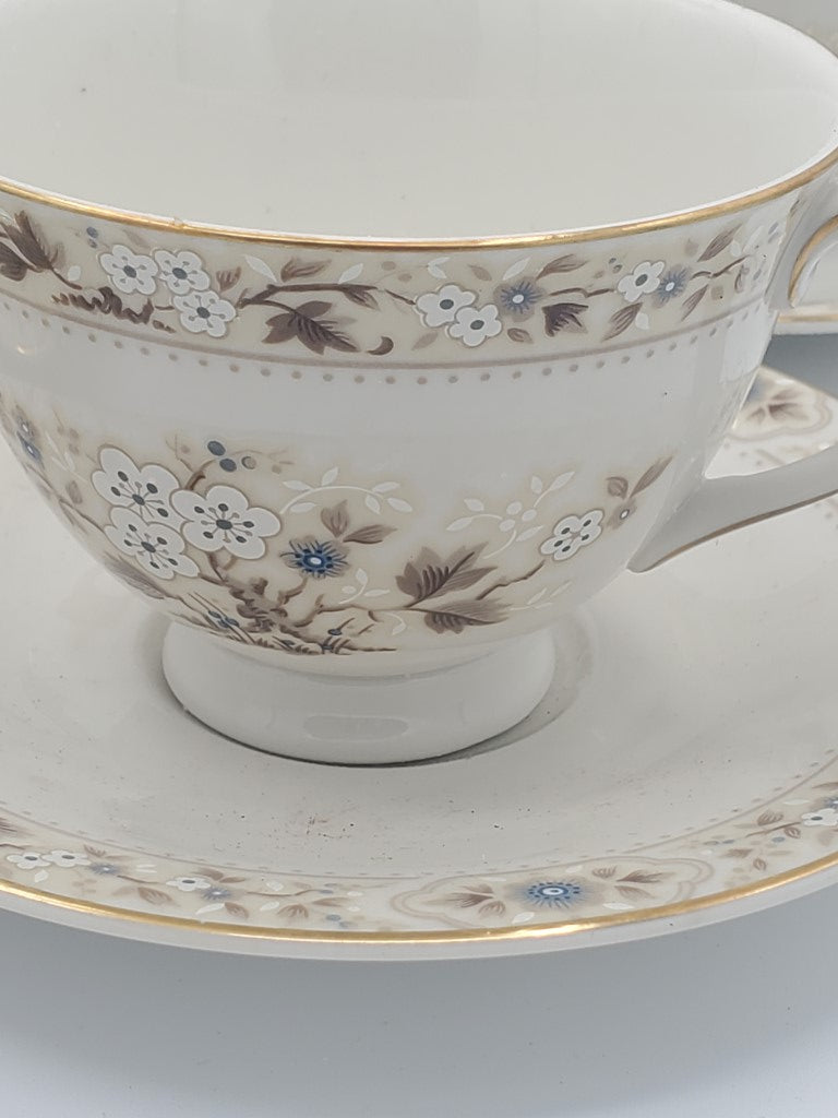 Set of 8 Royal Doulton Mandalay Cup & Saucer Sets LK