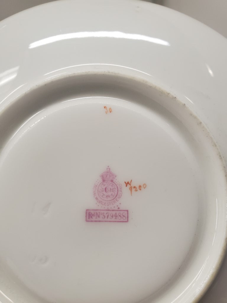 Set of 5 Royal Worcester W9200 Large Cup & Saucer Sets LK