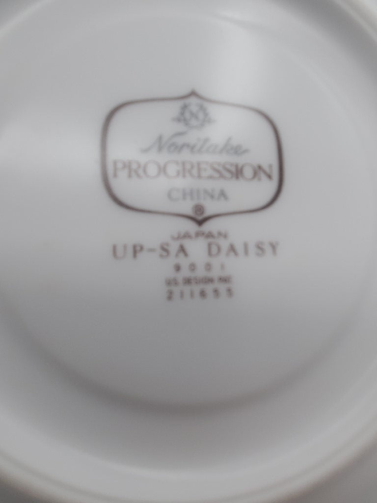 Set of 7 Noritake Up-Sa Daisy Cup & Saucer Sets LK