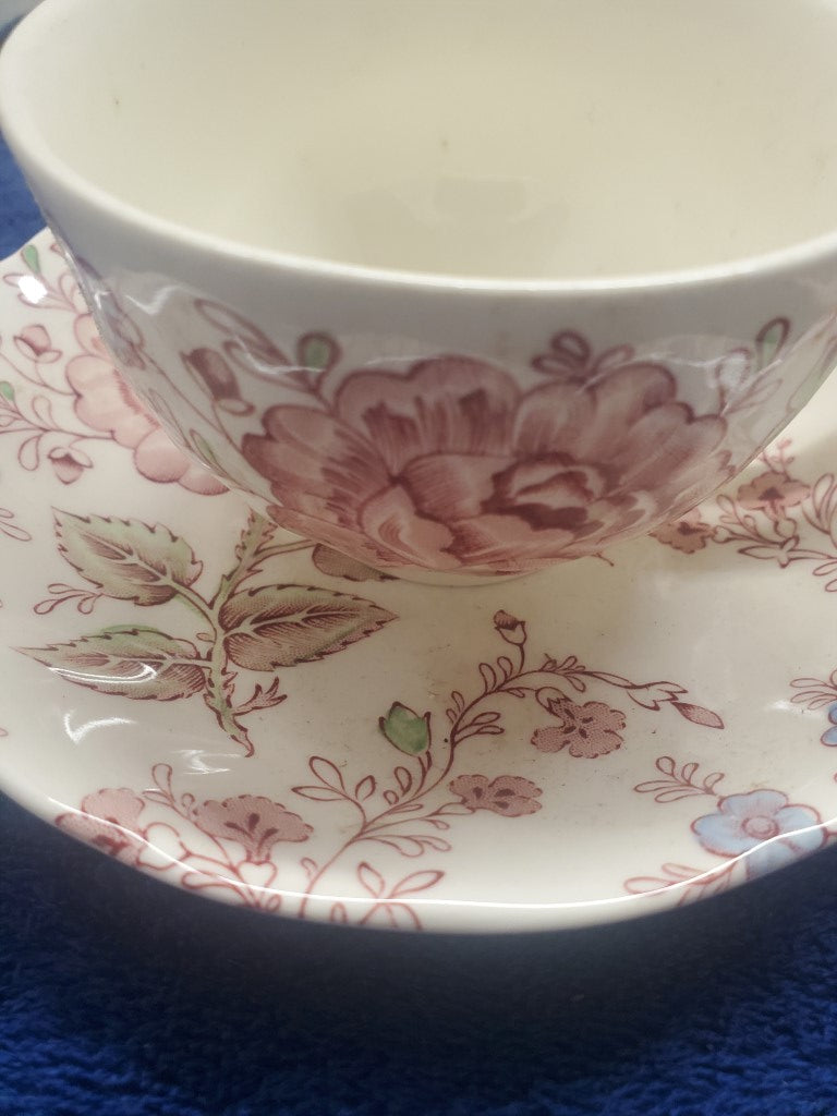 Set of 4 Johnson Brothers Rose Chintz Cup & Saucer Sets LK