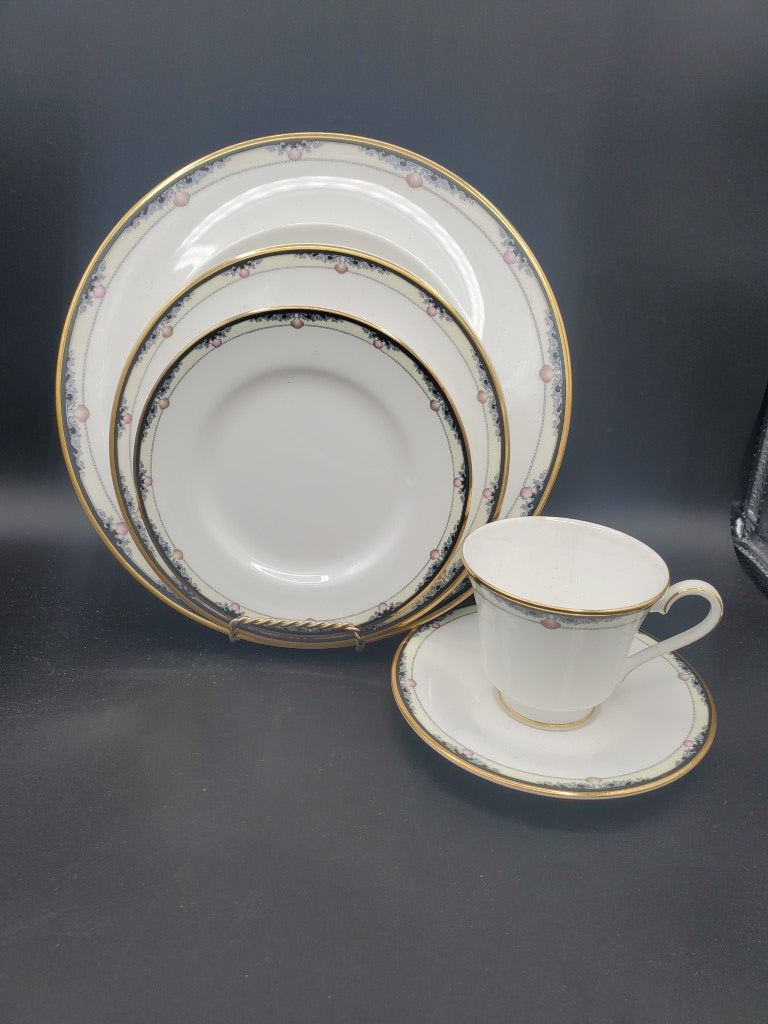 Royal Doulton Rhodes 5 Piece Place Setting LK