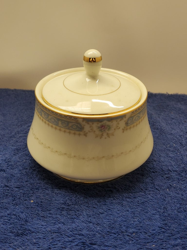 Mikasa Lexington Sugar Bowl with Lid LK