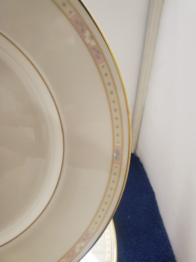 Set of 5 Royal Doulton Cassandra Dinner Plates LK