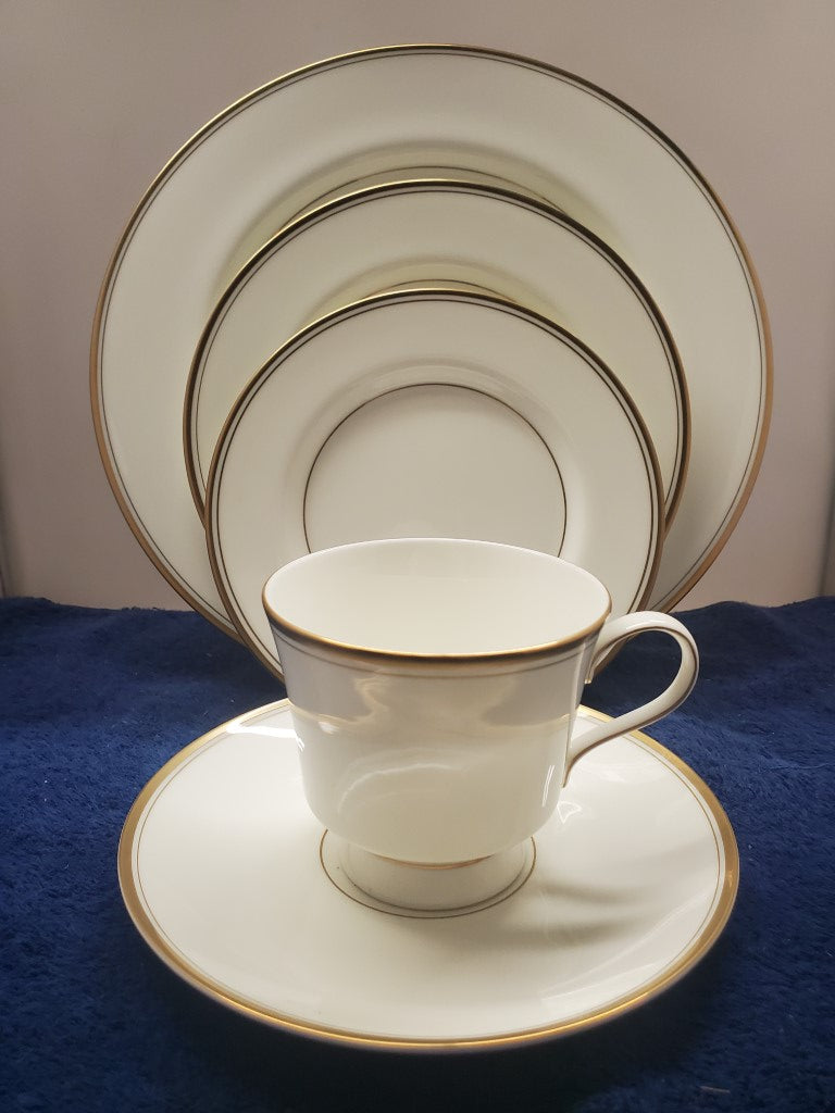 Mikasa Wheaton 5 Piece Place Setting LK