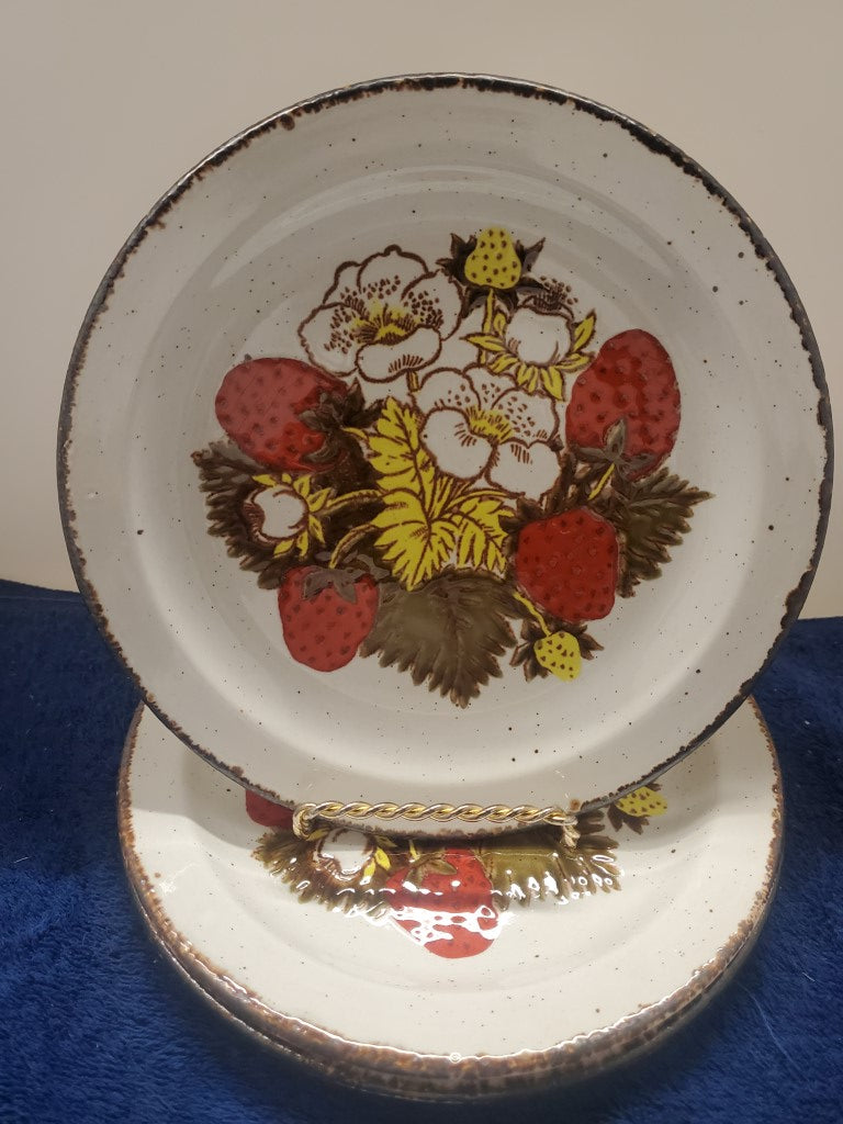 Set of 3 W R Midwinter Strawberry Dinner Plates LK
