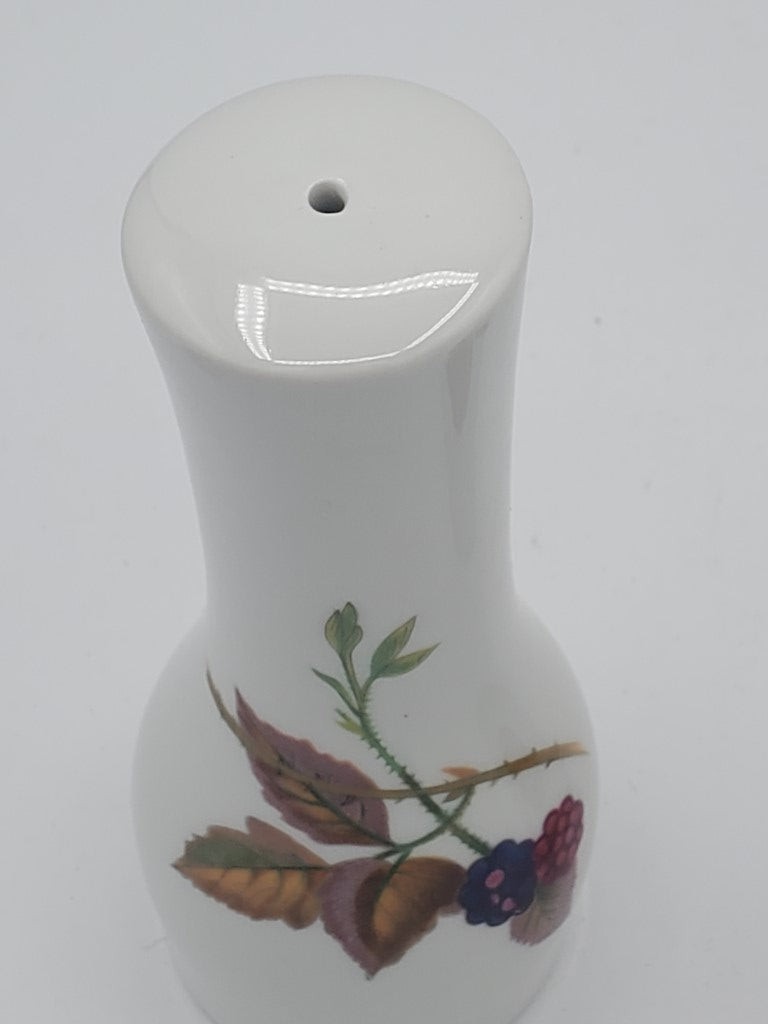 Royal Worcester Evesham M Pepper Shaker (1 Hole) LK