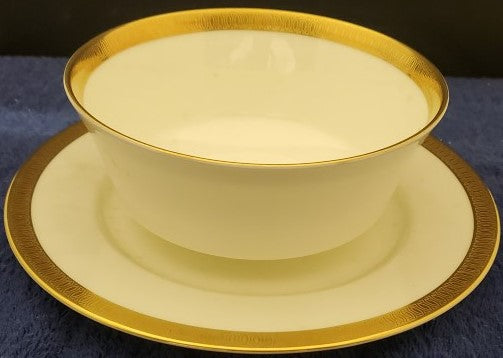 Mikasa Pembroke Gravy Boat with Attached Underplate LK –