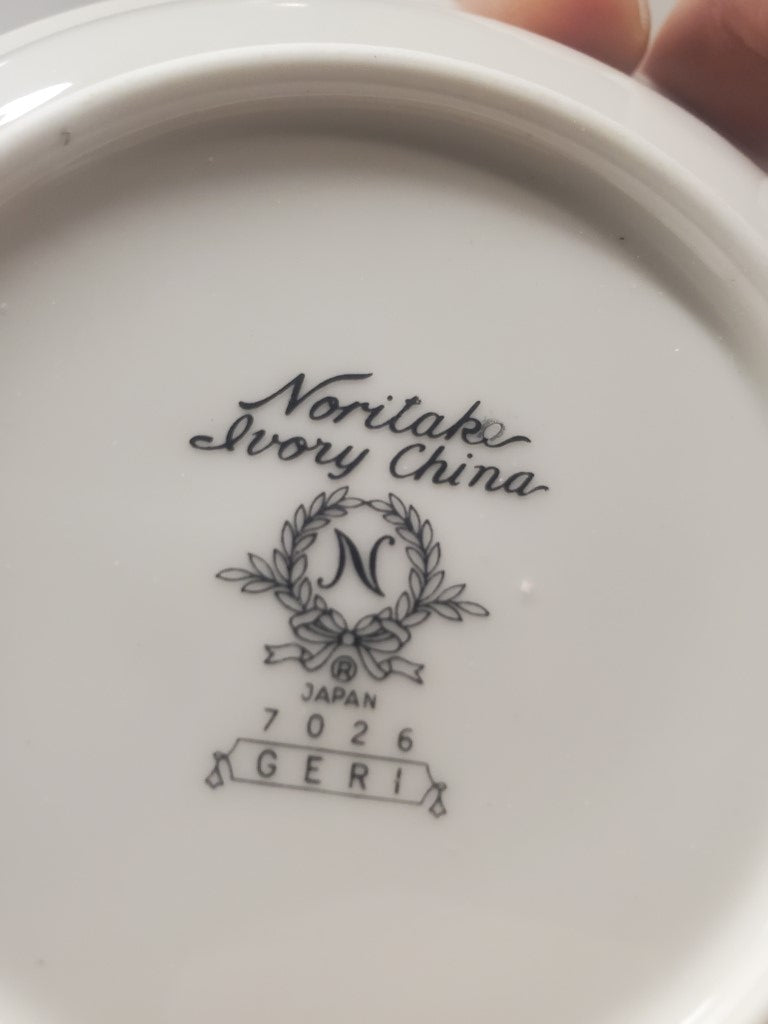 Set of 9 Noritake Geri Fruit Bowls LK