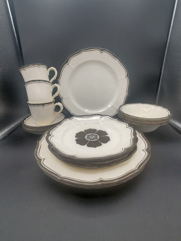 Metlox Poppytrail Vernon La Mancha 3 - 5 Piece Place Settings LK