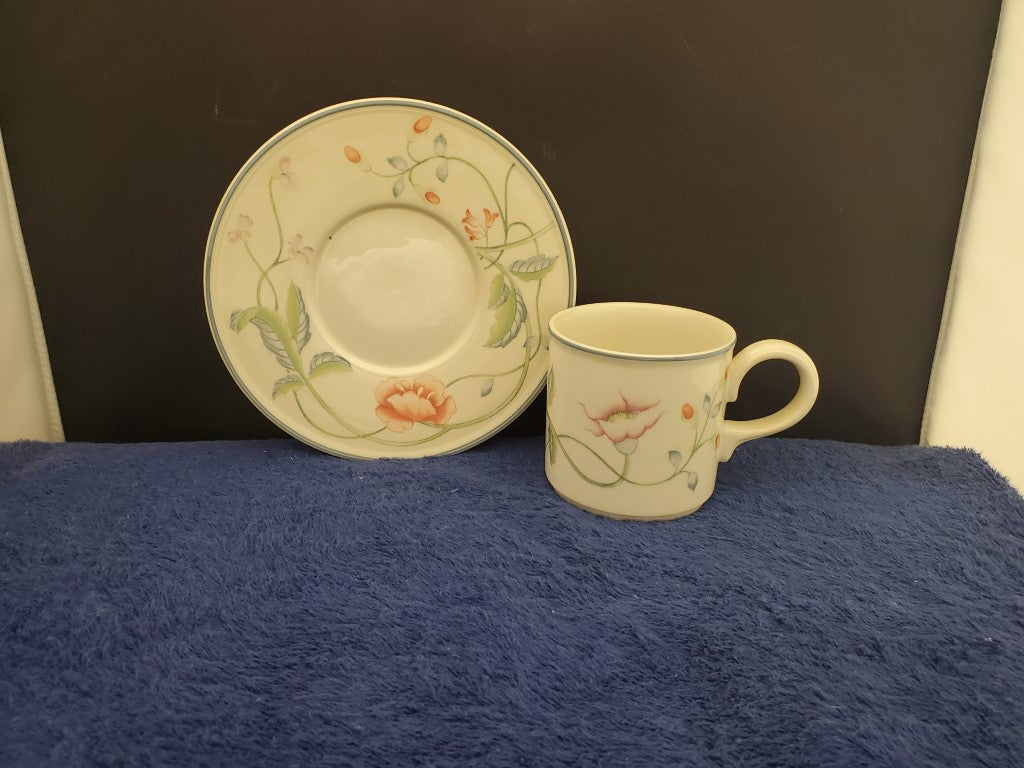 Set of 4 Villeroy & Boch Albertina Cup and Saucer Sets