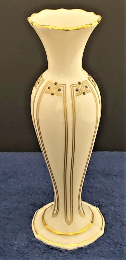 Lenox Vanguard Collection (Giftware) 8" Bud Vase