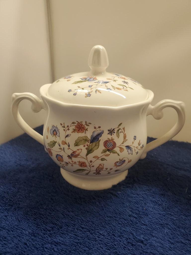 Lenox Wind Chimes Creamer & Sugar Bowl with Lid LK