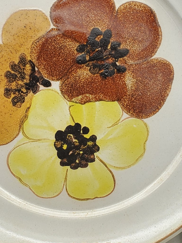 Set of 7 Denby Potpourii Honey (Floral) Dinner Plates LK