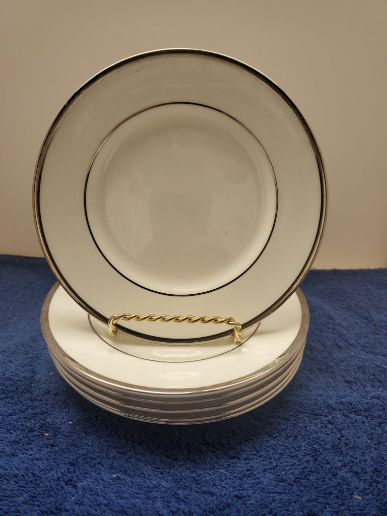 Set of 6 Wedgwood Carlyn Bread & Butter Plates –
