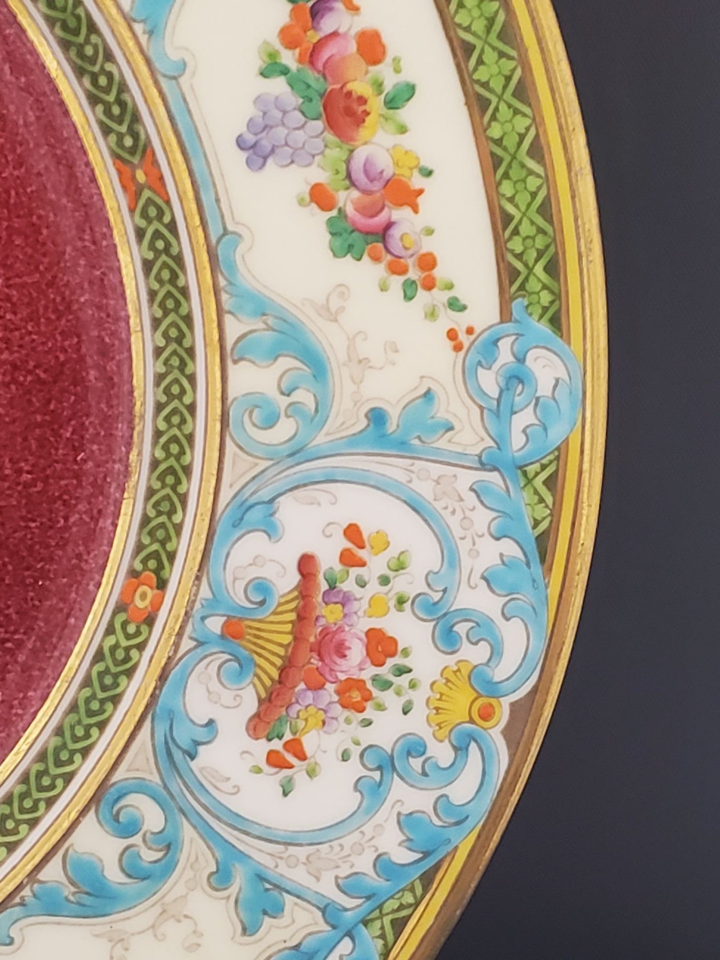 Wedgwood Cockington (W1245) Dinner Plate