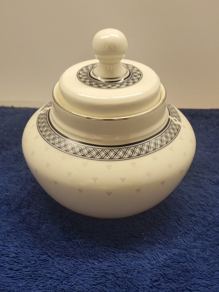 Royal Doulton Burlington Sugar Bowl with Lid LK