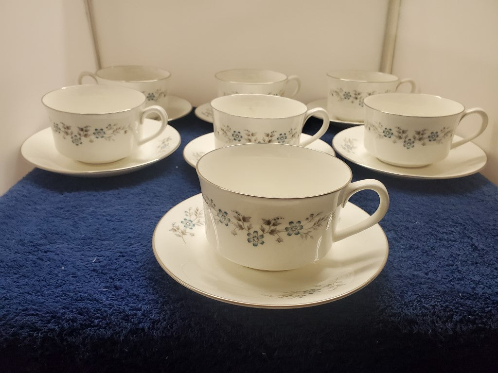 Set of 7 Royal Worcester Dorset Cup & Saucer Sets LK