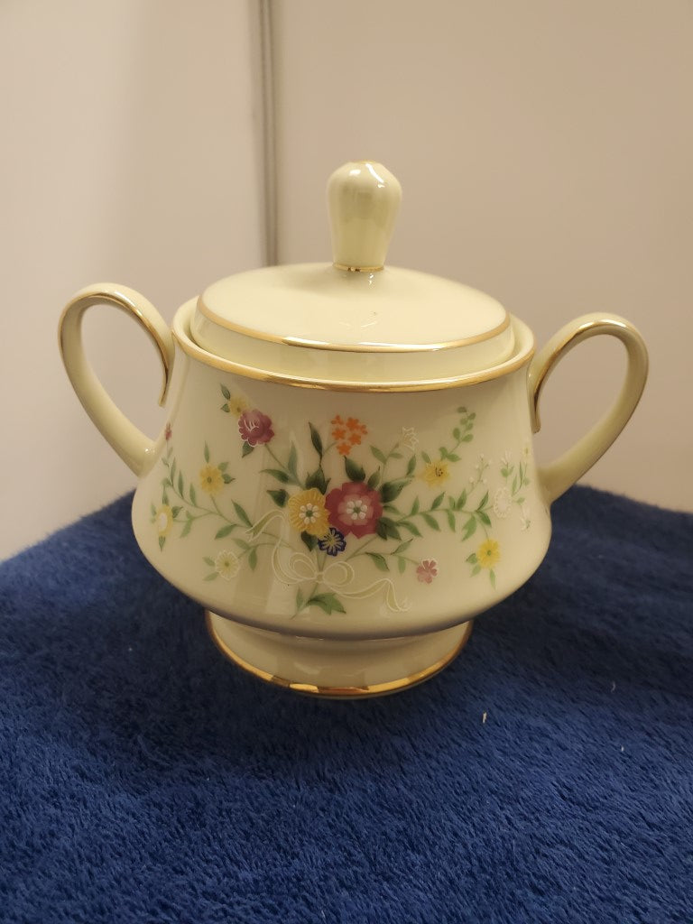 Noritake Impression Creamer & Sugar Bowl with Lid LK