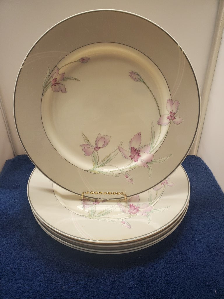 Set of 5 Gorham Wine Blossoms Dinner Plates LK
