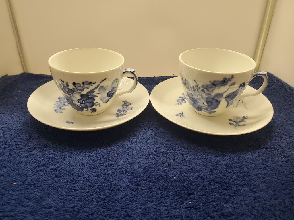 Set of 2 Royal Copenhagen Blue Flowers (Curved) SAUCERS ONLY (1870) JNM101625